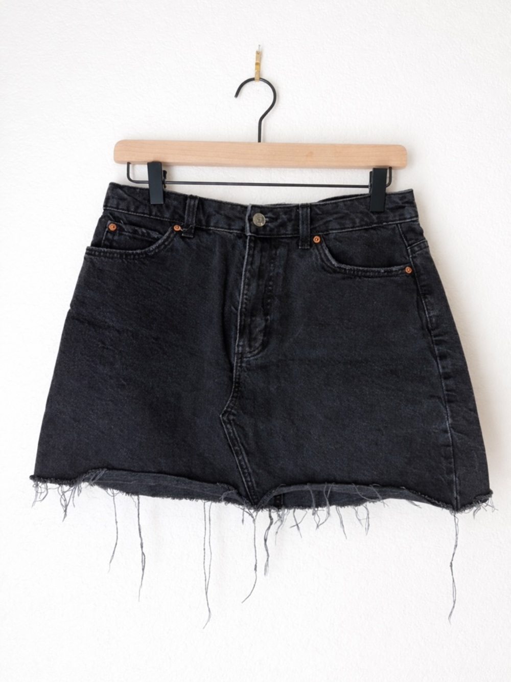 Zara Black Denim Mini Skirt Raw Hem Distressed High Rise Grunge Y2K Size M